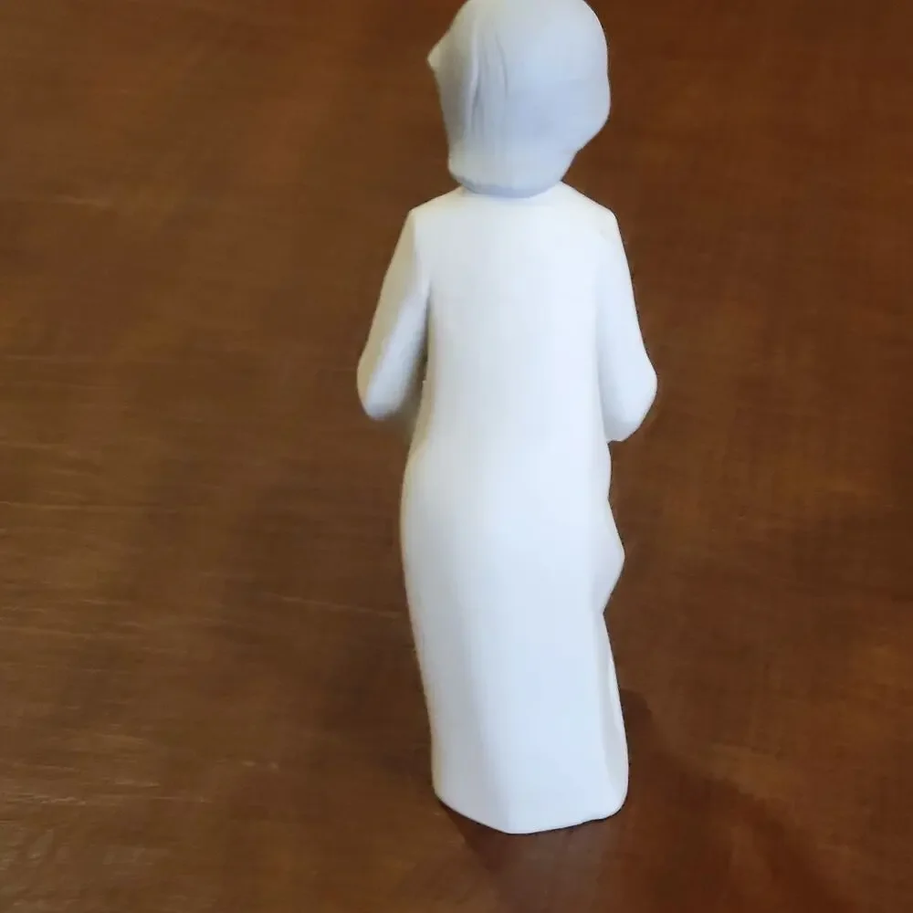 Vintage Rex Valencia porcelain figurine girl in a nightgown Made in Spain
